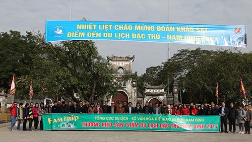 Đoàn khảo sát một số điểm đến tại Nam Định. Ảnh: Nguyễn Việt Hùng